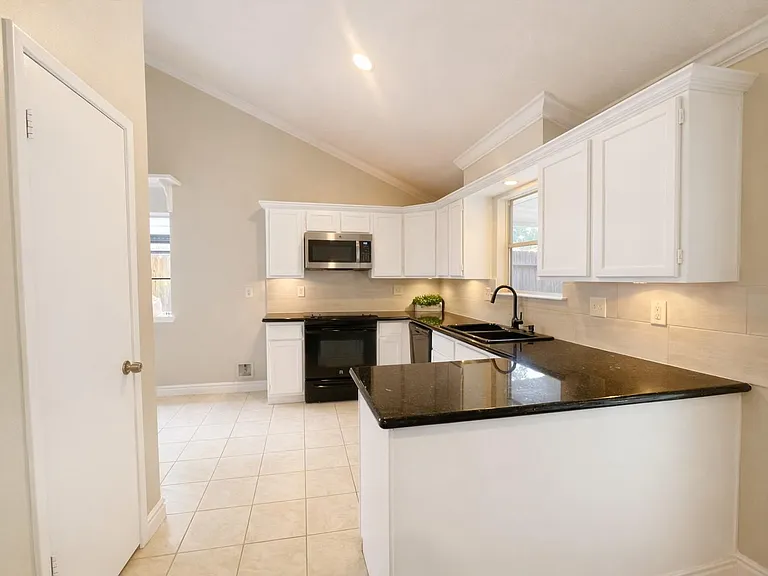 2419 Woven Wood Ln — Photo 6