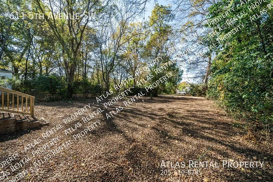 Now Accepting Section 8 Vouchers! Move in Ready 3br/2ba home! — Photo 4