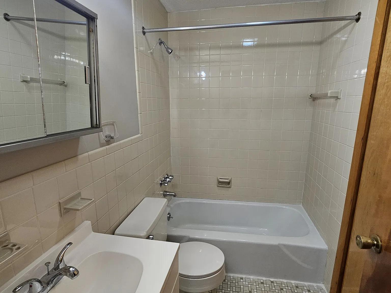 1 bed, $1,575 — Photo 2