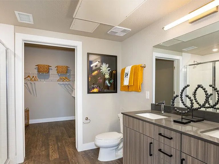 GW Apartments — Photo 4