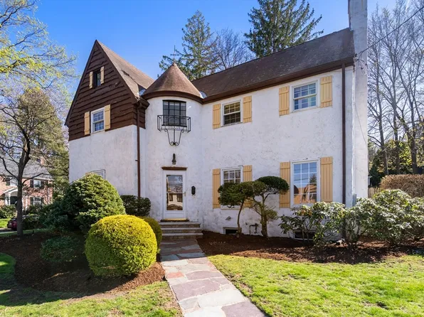 6 Whittlesey Rd, Newton, MA 02459