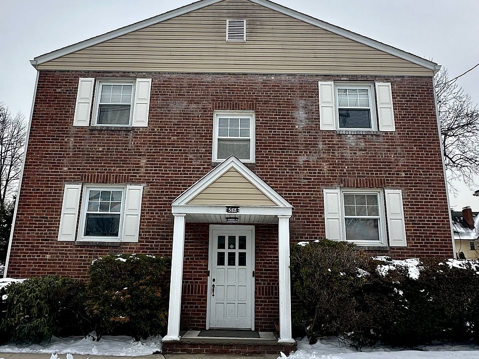 1st image of 588 Franklin Ave APT 3