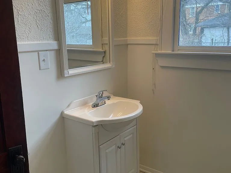 729 Grand Ave — Photo 14