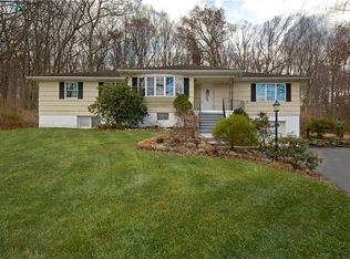 9 Armstrong St, Cortlandt Manor, NY 10567