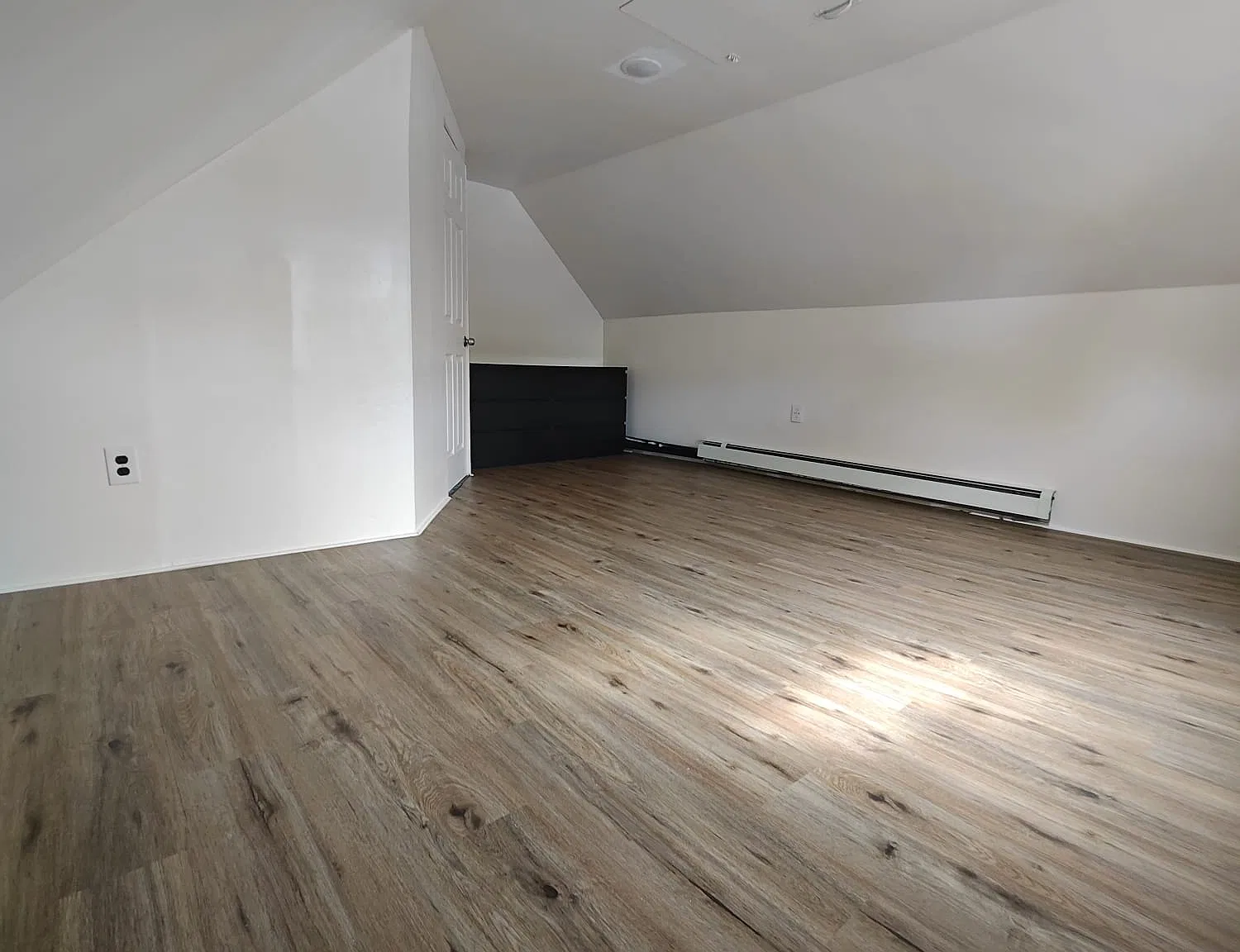 604 Lincoln St — Photo 3