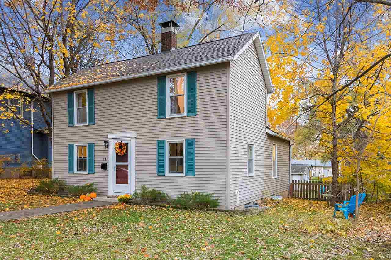 911 Fairchild St, Iowa City, IA 52245 Zillow