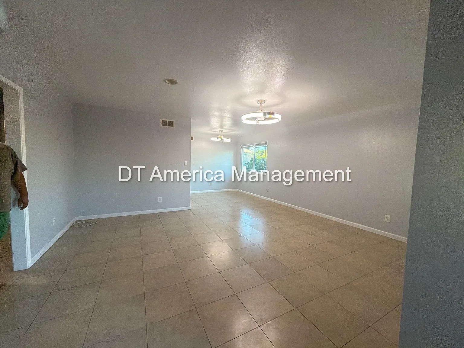 3 bed, 1040 sqft, $3,200 — Photo 4