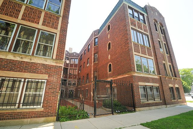 1st image of 817 E 53rd St #1