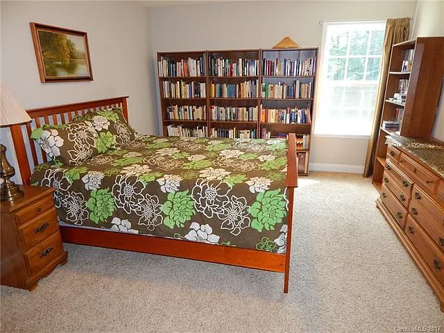 Woodview Cir — Photo 9