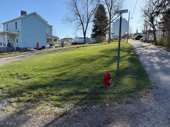 101 Crescent St, Saint Clairsville, OH 43950