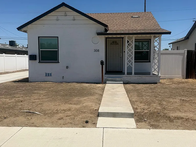 308 E St — Photo 1