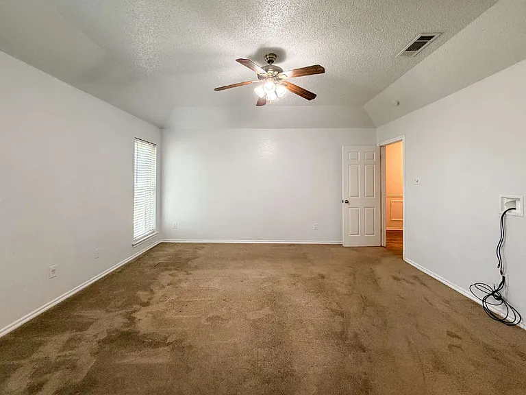 701 Daniels Dr — Photo 18