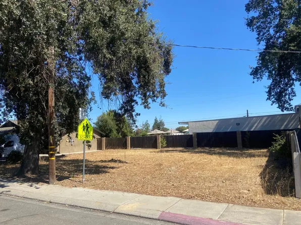 120 Maple Ave, Ripon, CA 95366