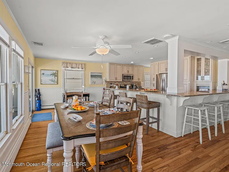 1404 Oceanfront #UPPER — Photo 23