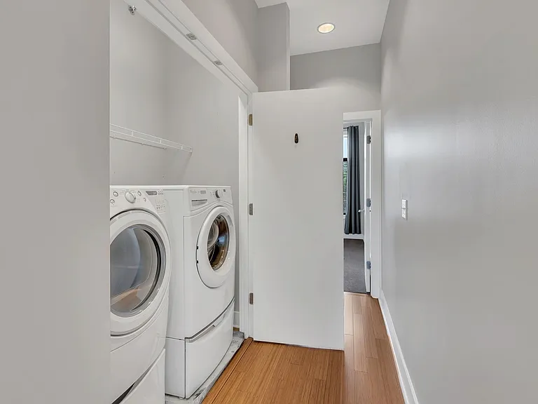 1100 Russell St #102-1 — Photo 16