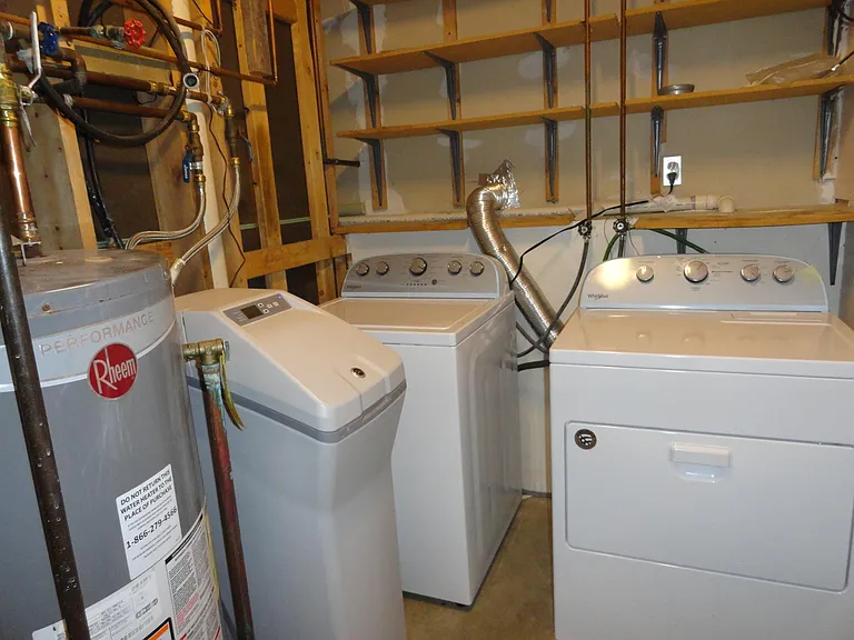 1852 Evergreen Dr NW — Photo 29