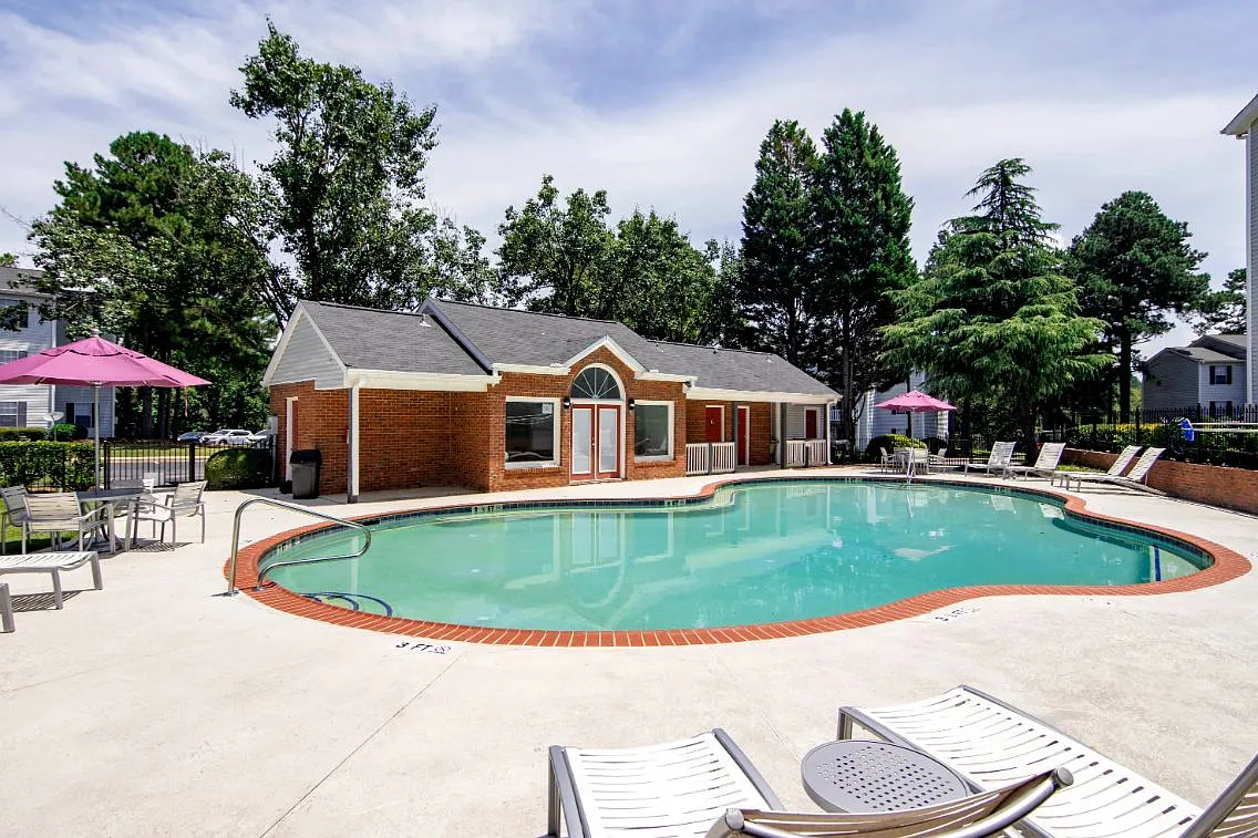 Sutter Lake Apartments — Photo 3
