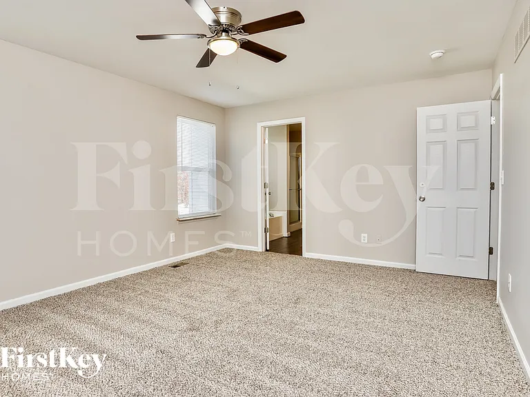 1097 Prince Albert Ct — Photo 11