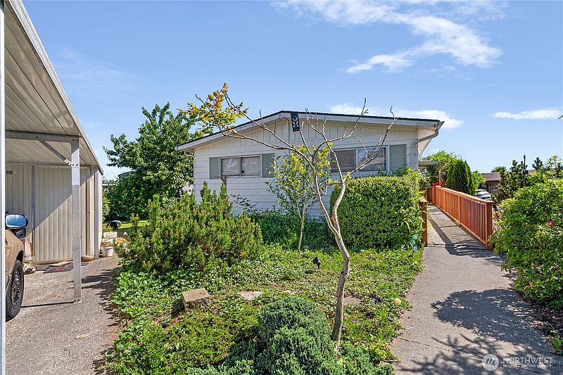 2nd image of 3 Meander Way
