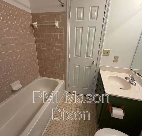 2404 Sandwich Ct — Photo 20