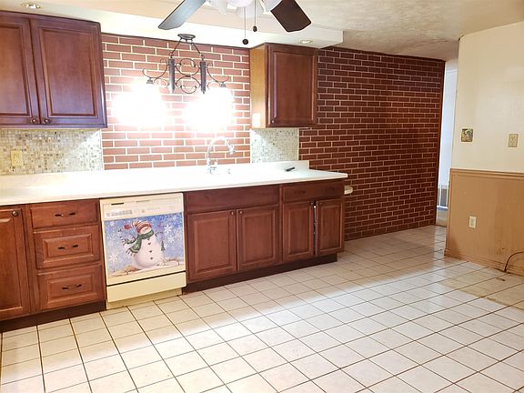 5th image of 59419 Downey Ave