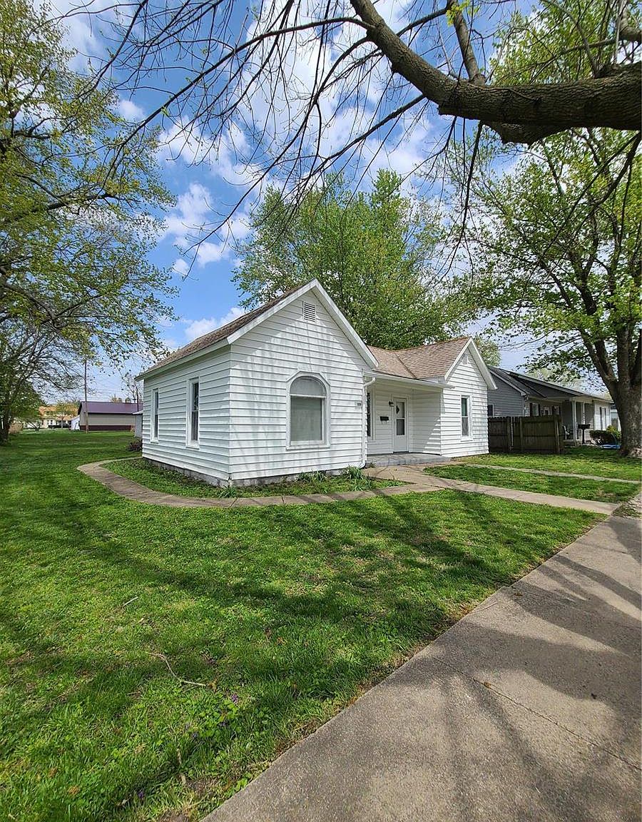 326 E Maple St, Carrollton, IL 62016 Zillow