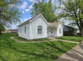 326 E Maple St, Carrollton, IL 62016