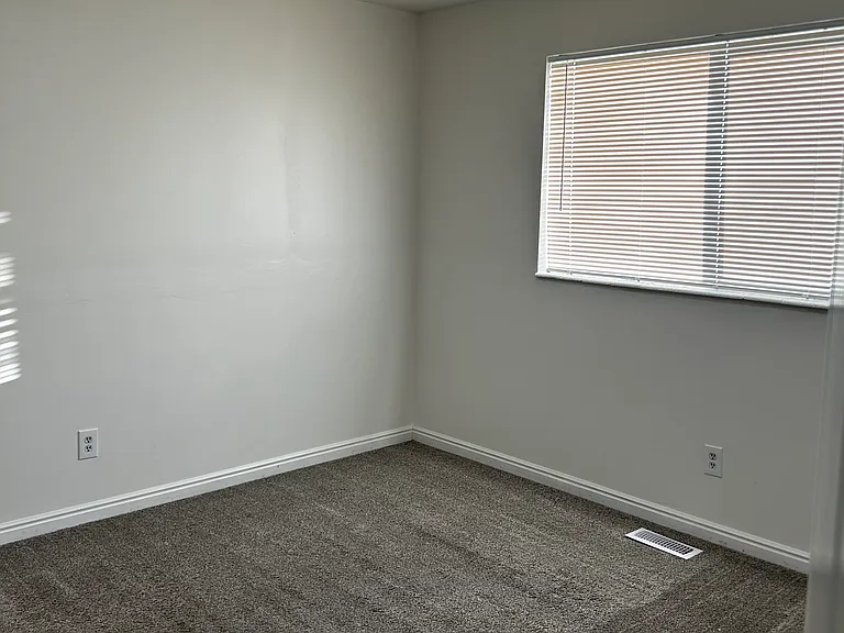 7625 S 2230 W — Photo 5