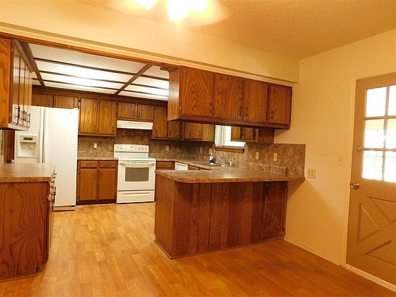 3rd image of 16952 Acorn Ln