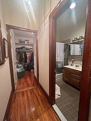 5th image of 8 Garden Pl APT 1