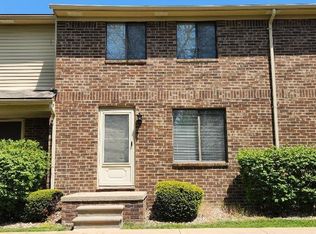 48596 Sugarbush Rd, Chesterfield, MI 48047