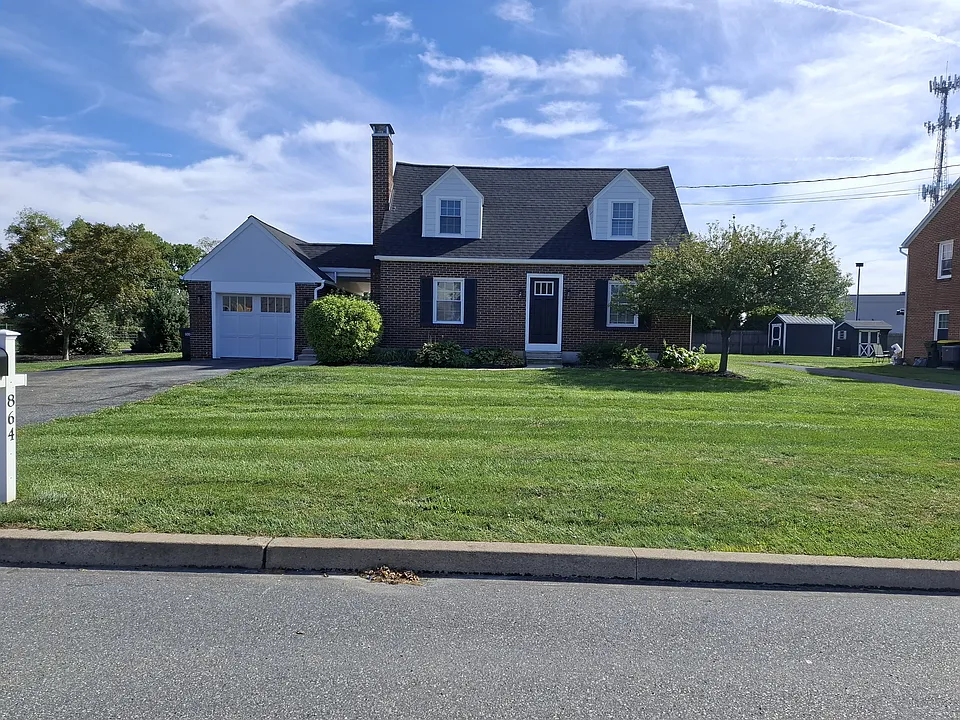 864 Eden Rd