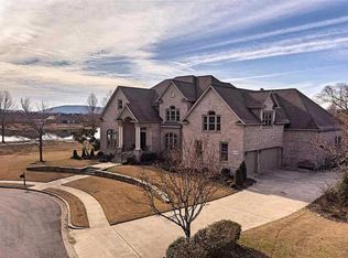 2901 Kincade Way SE, Owens Cross Roads, AL 35763
