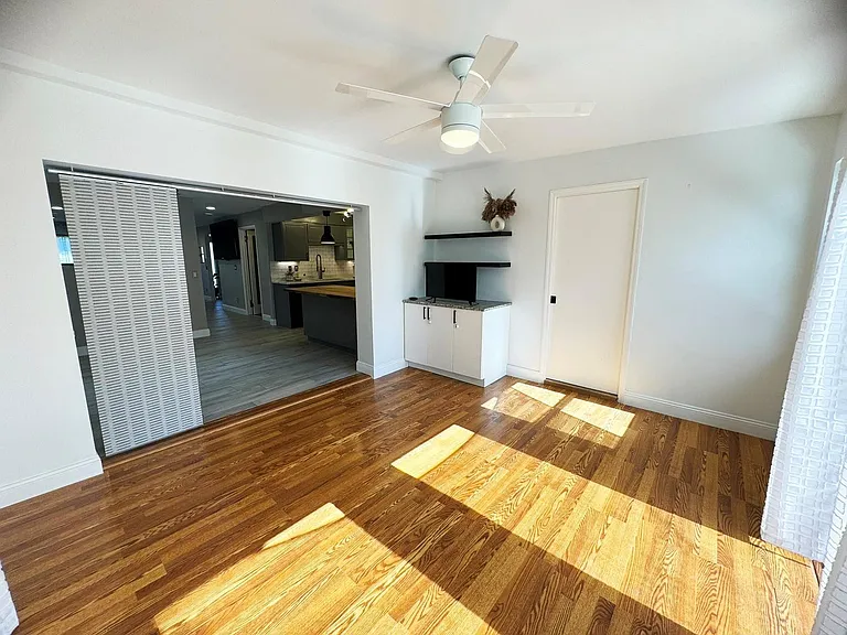321 Sandtree Dr — Photo 29