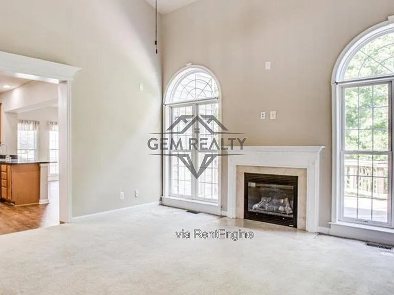 10410 Silver Creek Ct — Photo 9