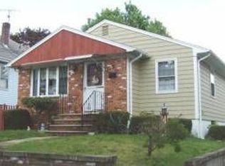 91 Bailey St, Cranston, RI 02920