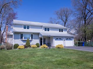 151 Leverich Dr, East Hartford, CT 06108