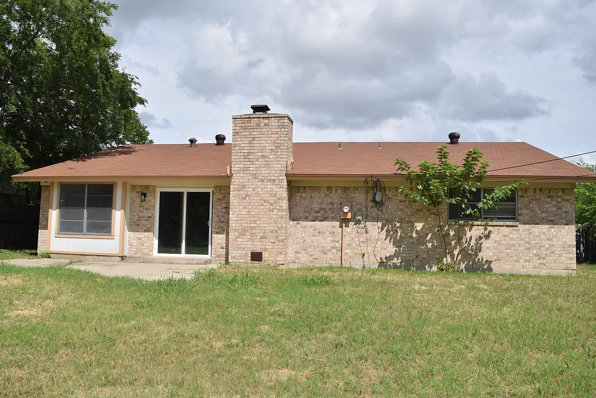Building Photo - 1709 Hooten St