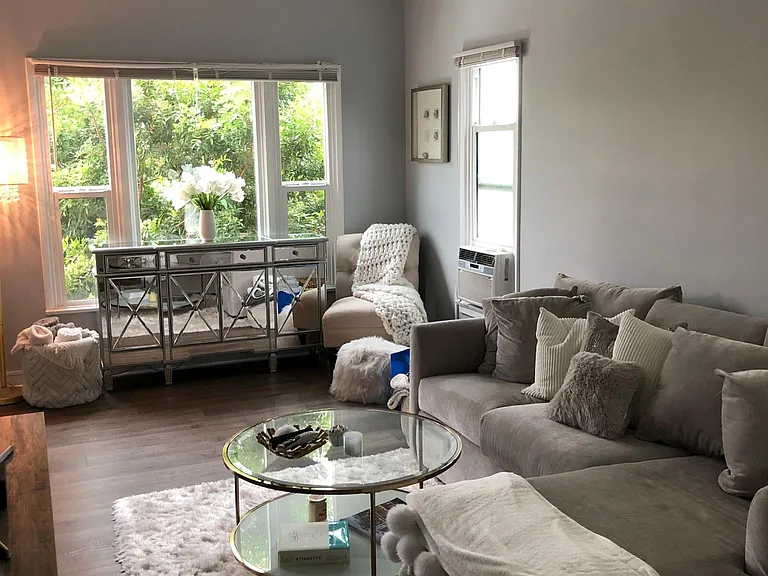 703 E Providencia Ave #102 — Photo 14