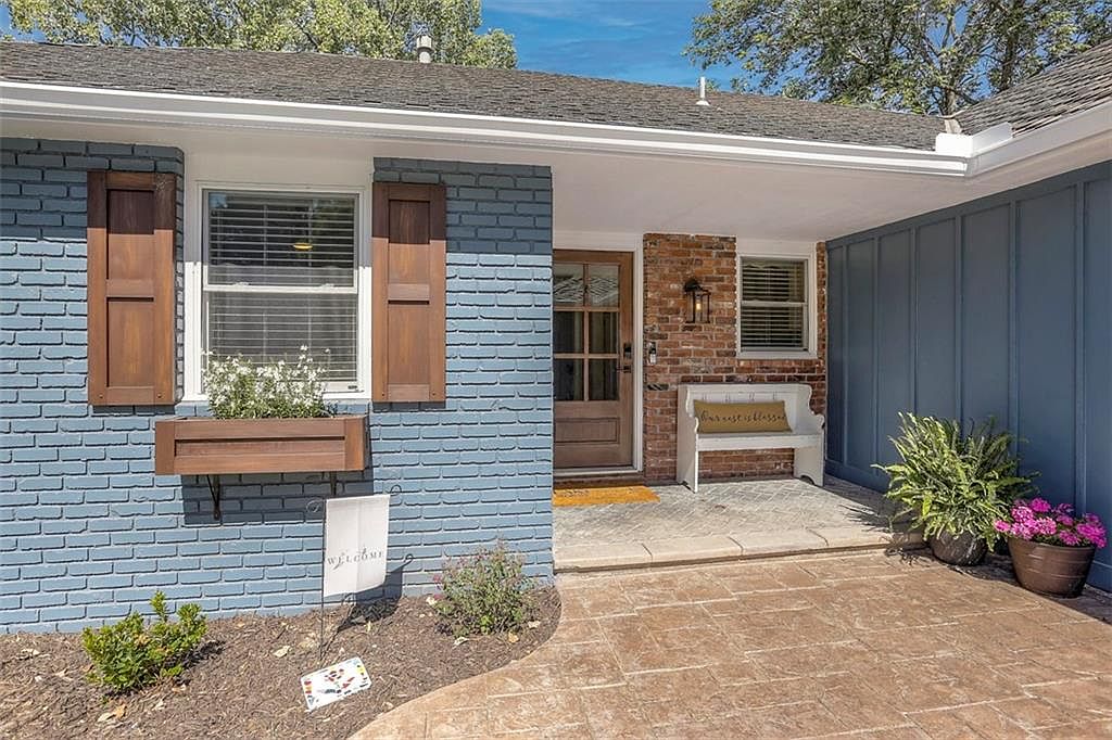 252 N Winnebago Dr, Lake Winnebago, MO 64034 MLS 2452177 Zillow