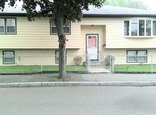 4 Suffolk St, Malden, MA 02148