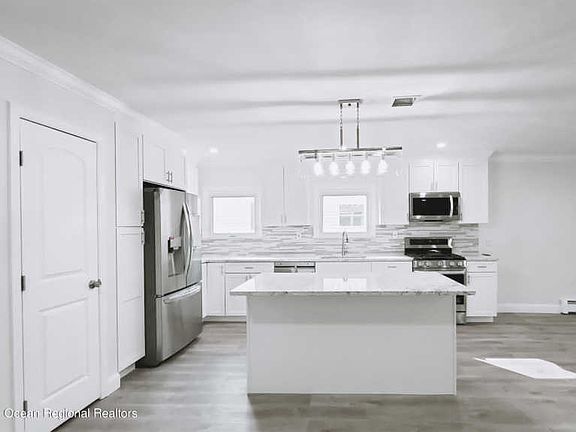 4th image of 387 Costa Mesa Dr