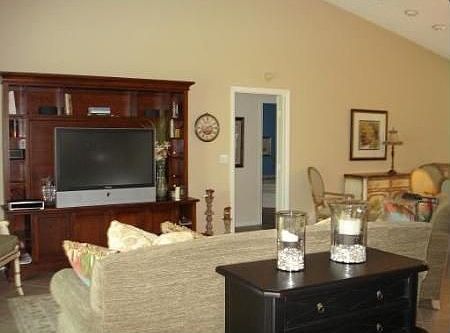 Living Room / Dining Room