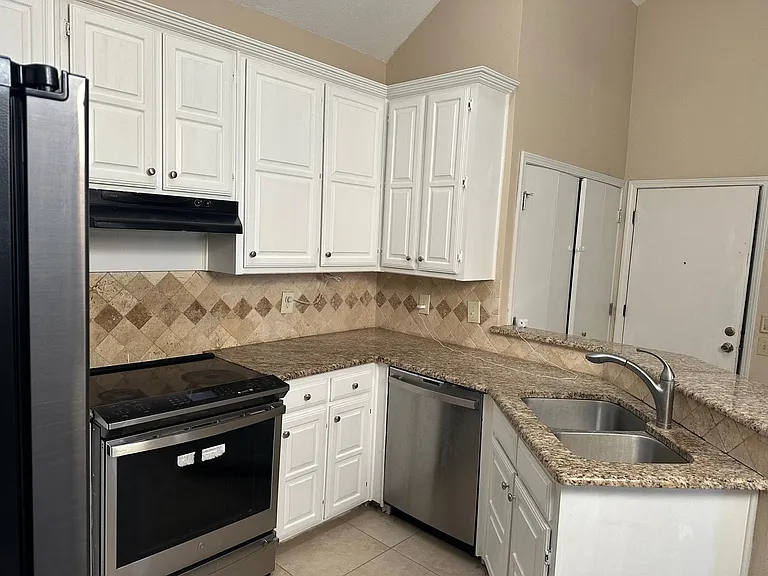 6304 Cupertino Trl — Photo 25