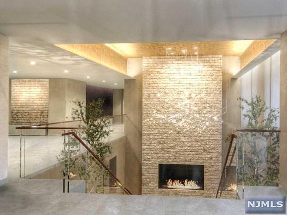 4th image of 503 Hudson Park #503
