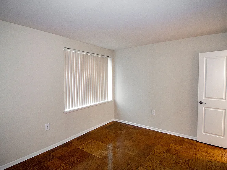 Heritage Park Apartments — Photo 93