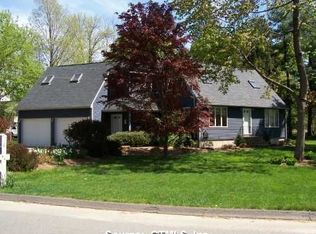 6 Sequassen Rd, Farmington, CT 06032