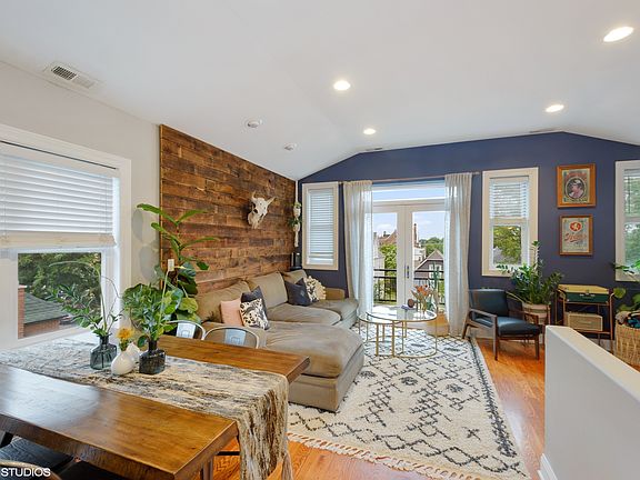 3rd image of 3519 W Medill Ave
