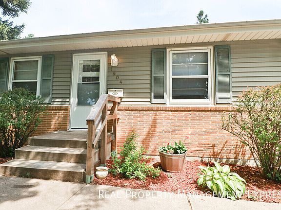 2nd image of 1904 S Hawthorne Ave