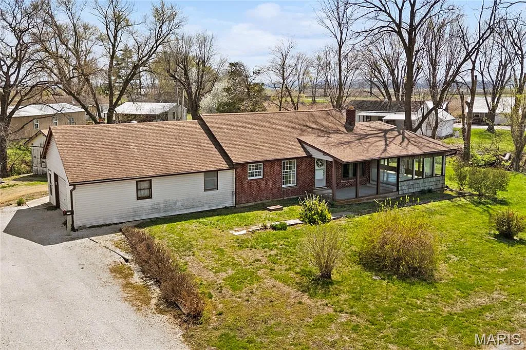 3114 Maeystown Rd photo 1